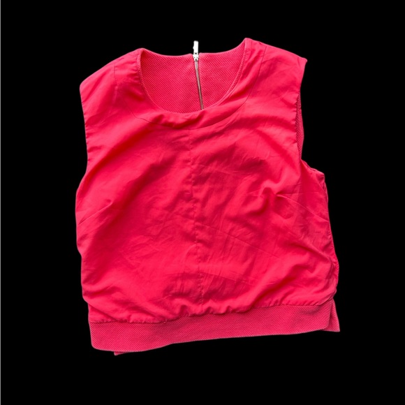 Vince Camuto Tops - ✨ Vince Camuto pink sleeveless top with zipper✨